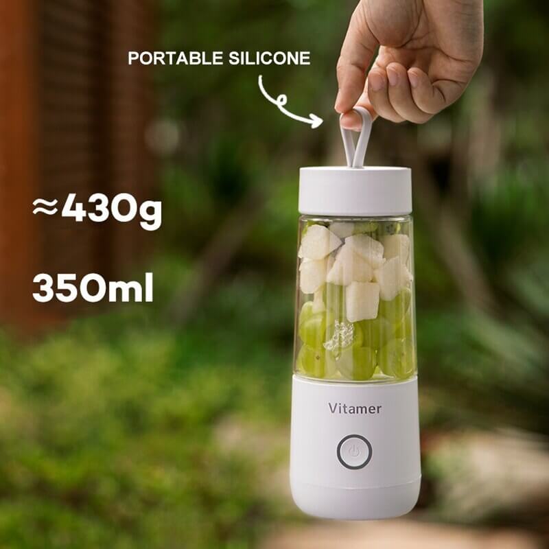 Portable USB blender with fruit pieces – travel-friendly and spill-proof